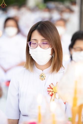 ภาพ No.73282:พิธีจุดประทีปถวายเป็นพุทธบูชา และบูชาธรรมมหาปูชนียาจารย์ ในโครงการธรรมยาตรากตัญญูบูชา มหาปูชนียาจารย์ พระมงคลเทพมุนี(สด จนฺทสโร) พระผู้ปราบมาร ปีที่ 11 ณ อนุสรณ์สถานลำดับที่ 4 สถานที่เกิดด้วยกายธรรม วัดโบสถ์ (บน) บางคูเวียง อ.บางกรวย จ.นนทบุรี วันที่ 21 