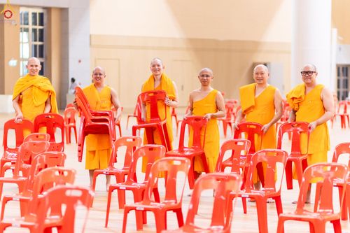 ภาพ No.322805:วันที่ 15-18 เมษายน พ.ศ.2569 การเเตรียมโต๊ะฉัน , เตรียมจุดพักค้าง , เรียงเก้าอี้ , เรียงกล่องไทยธรรม  เพื่องานถวายมหาสังฆทาน 40,000 กว่าวัดทั่วประเทศ วันคุ้มครองโลก 22 เมษายน พ.ศ.2569 วัดพระธรรมกาย