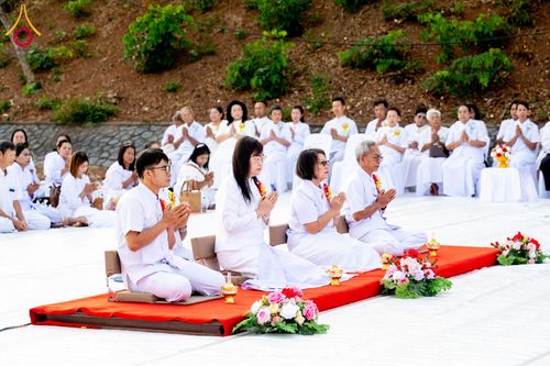 ภาพ No.310323:วันอาทิตย์ที่ 15 กุมภาพันธ์ พ.ศ. 2569 ตักบาตรพระ 1,000 รูป เมืองตรัง ปีที่ 2 ณ ลานพระบรมราชานุสาวรีย์ รัชกาลที่ 5 (หน้าศาลจังหวัดตรัง)อ.เมือง จ.ตรัง