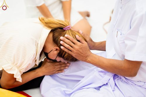 ภาพ No.65619:พิธีปลงผม และพิธีขอขมามอบผ้าไตร นาคธรรมทายาท ในโครงการอุปสมบทบูชาธรรม มหาปูชนียาจารย์ประจำปี 2565 ณ ศูนย์ปฏิบัติธรรมภาคใต้ บางกล่ำ จ.สงขลา วันที่ 19 พฤศจิกายน พ.ศ. 2565