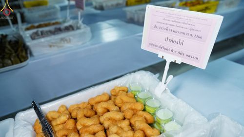 ภาพ No.74036:พิธีถวายภัตตาหารเป็นสังฆทาน แด่คณะพระธรรมยาตราฯ ในโครงการธรรมยาตรากตัญญูบูชา มหาปูชนียาจารย์ พระมงคลเทพมุนี(สด จนฺทสโร) พระผู้ปราบมาร อนุสรณ์สถาน 7 แห่ง ปีที่ 11 วันที่ 24 มกราคม พ.ศ. 2566