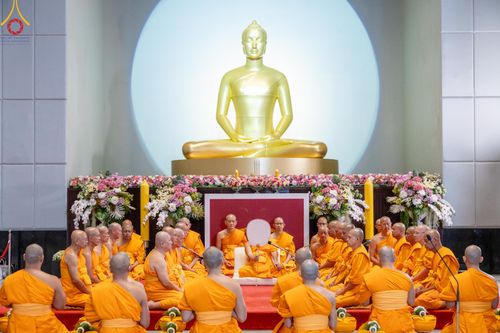 ภาพ No.137812:พิธีอุปสมบทสามเณรอุทิศชีวิต 11 รูป วันวิสาขบูชา พุธที่ 22 พฤษภาคม พ.ศ.2567 ณ อุโบสถ วัดพระธรรมกาย