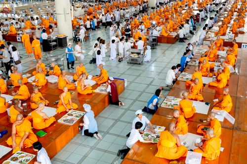 ภาพ No.343113:วันที่ 13 สิงหาคม พ.ศ.2569 พิธีบุพเปตพลี ครั้งที่ 186 ร่วมอุทิศส่วนกุศล แด่หมู่ญาติผู้ล่วงลับไปแล้ว และเป็นปัจจัยสนับสนุน การเผยแผ่พระพุทธศาสนา ณ หอฉันคุณยายอาจารย์ วัดพระธรรมกาย