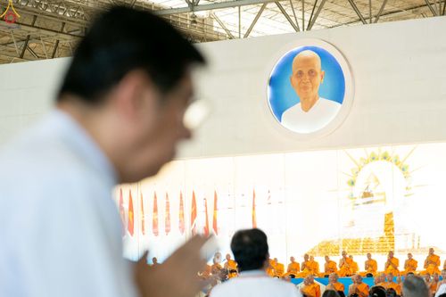 ภาพ No.345367:วันพฤหัสบดีที่ 27 สิงหาคม พ.ศ.2569 พิธีตักบาตรในวันธรรมชัย ณ สภาธรรมกายสากล วัดพระธรรมกาย ปทุมธานี