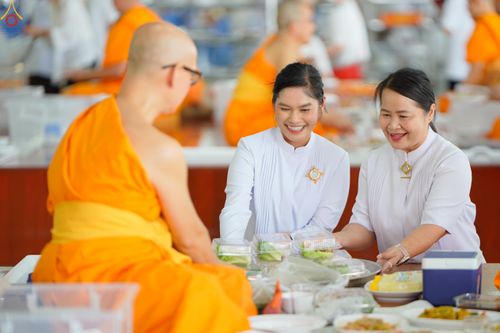 ภาพ No.328841:วันเสาร์ที่ 16 พฤษภาคม พ.ศ.2569 พิธีบุพเปตพลี ครั้งที่ 183 ร่วมอุทิศบุญแด่หมู่ญาติที่ล่วงลับไปแล้ว และสืบทอดอายุพระพุทธศาสนา ณ หอฉันคุณยายอาจารย์ฯ  วัดพระธรรมกาย