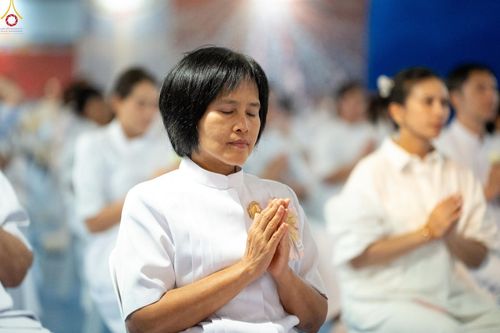 ภาพ No.345938:วันพฤหัสบดีที่ 27 สิงหาคม พ.ศ.2569 พิธีฉลองชัยสวดมนต์บทธัมมจักกัปปวัตตนสูตร 8,657,585,858 จบ ณ มหารัตนวิหารคด วัดพระธรรมกาย