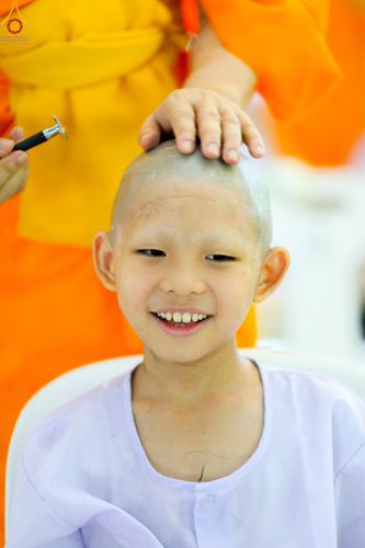 ภาพ No.78773:พิธีปลงผมนาคธรรมทายาท โครงการอบรมยุวธรรมทายาท มัชฌิมธรรมทายาท และธรรมทายาทรุ่นอุดมศึกษา ณ สภาธรรมกายสากล วัดพระธรรมกาย วันเสาร์ที่ 1 เมษายน พ.ศ. 2566