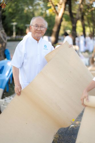 ภาพ No.296085:ภาพเบื้องหลังอาสาสมัครรวมใจ ชุดที่ 1 ในโครงการธรรมยาตรา กตัญญูบูชา มหาปูชนียาจารย์ พระมงคลเทพมุนี(สด จนฺทสโร) พระผู้ปราบมาร อนุสรณ์สถาน 7 แห่ง ปีที่ 14