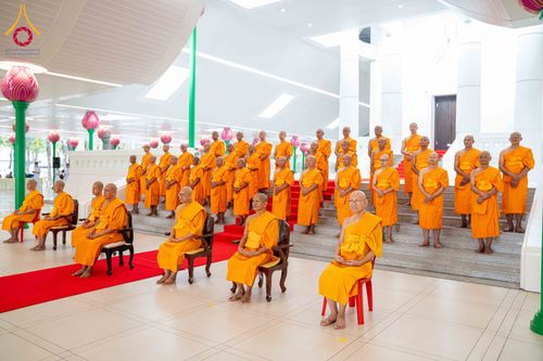 ภาพ No.298257:วันเสาร์ที่ 17 มกราคม พ.ศ. 2569 พิธีบรรพชาอุปสมบท โครงการอุปสมบทหมู่ บูชาธรรมครบ 117 ปี คุณยายอาจารย์มหารัตนอุบาสิกาจันทร์ ขนนกยูง  ณ อุโบสถพระไตรปิฎก วัดพระธรรมกาย