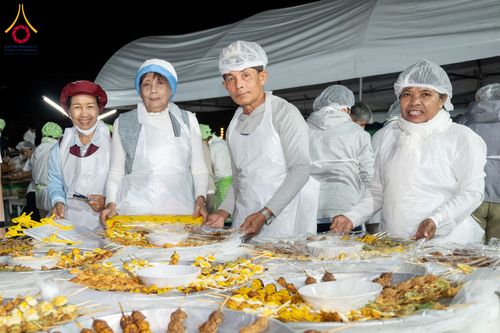 ภาพ No.289766:วันที่ 8 มกราคม พ.ศ. 2569 พิธีถวายภัตตาหารเป็นสังฆทาน แด่พระธรรมยาตรา ณ อนุสรณ์สถานคลองบางนางแท่น อ.สามพราน จ.นครปฐม ในโครงการธรรมยาตรา กตัญญูบูชา มหาปูชนียาจารย์ พระมงคลเทพมุนี(สด จนฺทสโร) พระผู้ปราบมาร อนุสรณ์สถาน 7 แห่ง ปีที่ 14