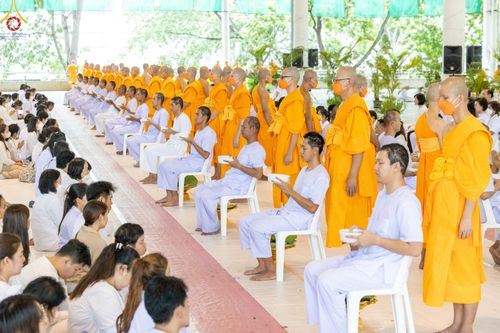 ภาพ No.83565:พิธีตัดปอยผมและปลงผม ในโครงการบรรพชาอุปสมบทหมู่ ธรรมทายาทรุ่นเข้าพรรษา ณ วัดพระธรรมกาย วันอาทิตย์ที่ 16 กรกฎาคม พ.ศ.2566