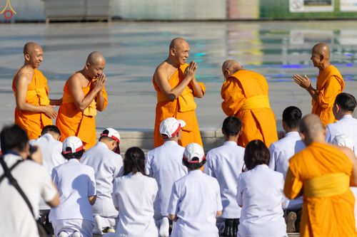 ภาพ No.295946:ภาพเบื้องหลังอาสาสมัครรวมใจ ชุดที่ 1 ในโครงการธรรมยาตรา กตัญญูบูชา มหาปูชนียาจารย์ พระมงคลเทพมุนี(สด จนฺทสโร) พระผู้ปราบมาร อนุสรณ์สถาน 7 แห่ง ปีที่ 14