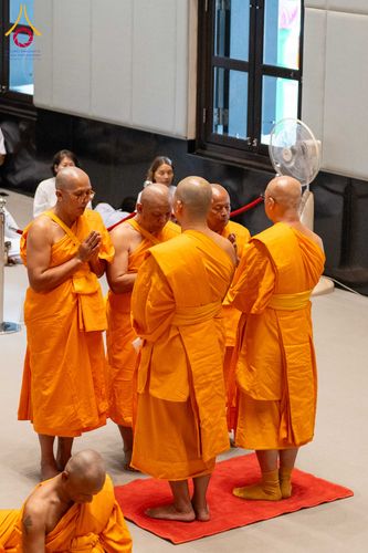 ภาพ No.298235:วันเสาร์ที่ 17 มกราคม พ.ศ. 2569 พิธีบรรพชาอุปสมบท โครงการอุปสมบทหมู่ บูชาธรรมครบ 117 ปี คุณยายอาจารย์มหารัตนอุบาสิกาจันทร์ ขนนกยูง  ณ อุโบสถพระไตรปิฎก วัดพระธรรมกาย