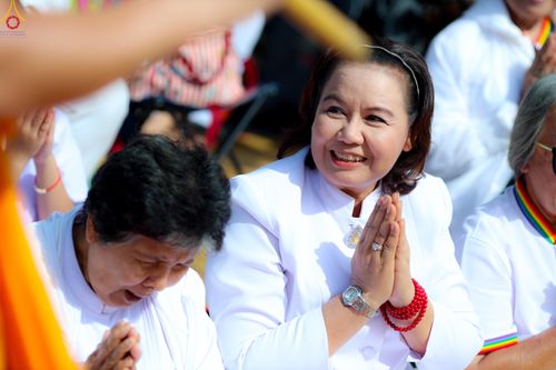 ภาพ No.287444:วันที่ 3 มกราคม พ.ศ. 2569 พิธีต้อนรับพระธรรมยาตรา ในโครงการธรรมยาตรา กตัญญูบูชา มหาปูชนียาจารย์ พระมงคลเทพมุนี(สด จนฺทสโร) พระผู้ปราบมาร อนุสรณ์สถาน 7 แห่ง ปีที่ 14 ณ อนุสรณ์สถานมหาวิหารพระมงคลเทพมุนี (โลตัสแลนด์) อ.สองพี่น้อง จ.สุพรรณบุรี