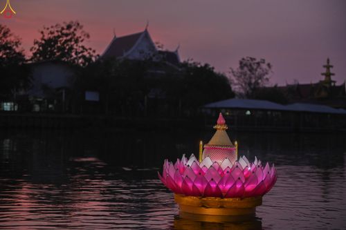 ภาพ No.301339:วันที่ 22 มกราคม พ.ศ. 2569 พิธีลอยประทีปธรรมถวายเป็นพุทธบูชา และบูชาธรรมมหาปูชนียาจารย์  ณ อนุสรณ์สถานลำดับที่ 5 สถานที่เผยแผ่วิชชาธรรมกายครั้งแรก อนุสรณ์สถานบางปลา วัดบางปลา อำเภอบางเลน จังหวัดนครปฐม ในโครงการธรรมยาตรา กตัญญูบูชา มหาปูชนียาจารย์ พระมงคล