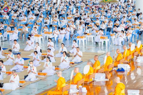 ภาพ No.265906:วันพุธที่ 5 พฤศจิกายน พ.ศ. 2568 (วันพระ ขึ้น 15 ค่ำ เดือน 12) พิธีบุพเปตพลี ครั้งที่ 172 ร่วมอุทิศบุญแด่หมู่ญาติที่ล่วงลับไปแล้ว และสืบทอดอายุพระพุทธศาสนา ณ หอฉันคุณยายอาจารย์ฯ วัดพระธรรมกาย