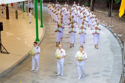 ภาพ No.228853:วันเสาร์ที่ 14 มิถุนายน พ.ศ. 2568 พิธีเวียนประทักษิณ , พิธีขอขมารับผ้าไตร ในโครงการบรรพชาอุปสมบทหมู่ ผู้บริหารรุ่นที่ 15 และ อุดมศึกษา รุ่นที่ 52 ณ โบสถ์พระไตรปิฎก วัดพระธรรมกาย