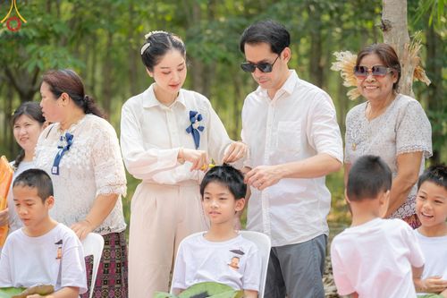 ภาพ No.135044: พิธีบรรพชาสามเณร  พิธีตักบาตรฉลองสามเณรใหม่ วันที่ 1 เมษายน พ.ศ.2567 ในโครงการบรรพชาสามเณรฟื้นฟูพระพุทธศาสนาทั่วไทย ณ ศูนย์ปฏิบัติธรรมแก้วเมืองเลย