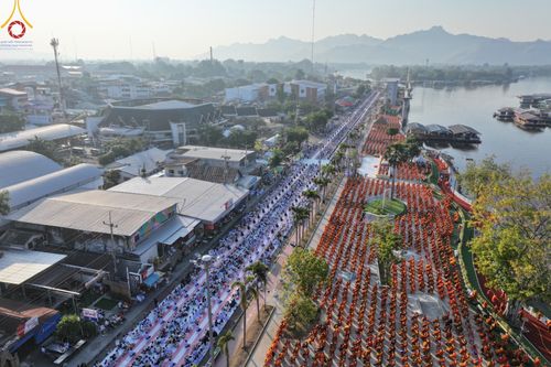 พิธีตักบาตรพระ 10,000 รูป ครั้งที่ 3 เนื่องในโอกาส 193 ปี จังหวัดกาญจนบุรี อุทิศส่วนกุศลให้แด่บรรพชน และเพื่อช่วยเหลือผู้ประสบภัยพิบัติต่างๆ วันเสาร์ที่ 21 ธันวาคม พ.ศ. 2567
