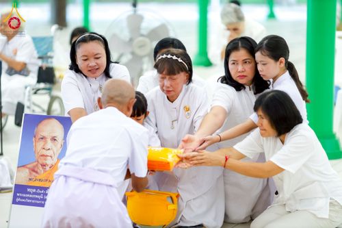 ภาพ No.256183:วันที่ 4 ตุลาคม พ.ศ. 2568 พิธีบรรพชาอุปสมบท  โครงการอุปสมบทหมู่บูชาธรรม 141 ปี  พระมงคลเทพมุนี (สด จนฺทสโร) ณ โบสถ์พระไตรปิฏก วัดพระธรรมกาย จ.ปทุมธานี