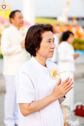 ภาพ No.204500:พิธีจุดประทีปถวายเป็นพุทธบูชา และบูชาธรรมมหาปูชนียาจารย์ ณ วัดพระธรรมกาย ตำบลคลองสาม อำเภอคลองหลวง จังหวัดปทุมธานี ในโครงการธรรมยาตรา กตัญญูบูชา มหาปูชนียาจารย์ พระมงคลเทพมุนี(สด จนฺทสโร) พระผู้ปราบมาร ปีที่ 13 วันที่ 31 มกราคม พ.ศ. 2568