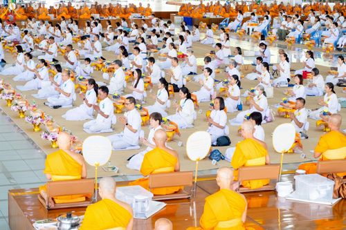 ภาพ No.220692:วันเสาร์ที่ 26 เมษายน พ.ศ.2568 (วันพระ แรม 15 ค่ำ เดือน 5) พิธีถวายภัตตาหารเมนูสวรรค์ "เพื่อการบรรลุธรรม" และ พิธีบุพเปตพลี ครั้งที่ 163 ร่วมอุทิศบุญแด่หมู่ญาติที่ล่วงลับไปแล้ว และสืบทอดอายุพระพุทธศาสนา ณ หอฉันคุณยายอาจารย์ฯ วัดพระธรรมกาย