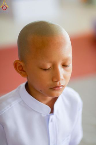 ภาพ No.133901:พิธีขอขมามอบผ้าไตร โครงการบรรพชาสามเณร ศูนย์อบรมวัดพระธรรมกาย ณ วัดพระธรรมกาย วันเสาร์ที่ 6 เมษายน พ.ศ. 2567