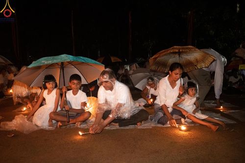 ภาพ No.141041:PhotoStory มหาศรัทธา ธรรมยาตราศรีลังกา EP.6 พิธีจุดวิสาขประทีป 6 วัด ถวายเป็น พุทธบูชา  โครงการสยาม-ลังกา ธรรมยาตรา  ฉลองเทศกาลวิสาขบูชาแห่งชาติ ศรีลังกา  บูชาธรรม 80 ปี หลวงพ่อธัมมชโย วันที่ 16 พฤษภาคม พ.ศ. 2567