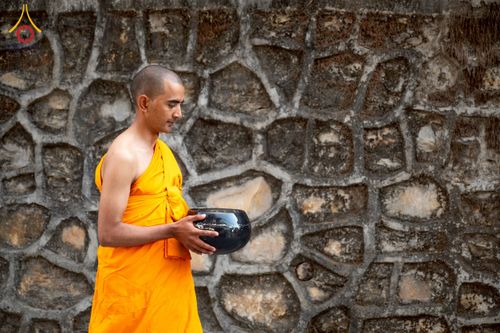 ภาพ No.213104:วันที่ 17 - 18 มีนาคม พ.ศ. 2568 คณะสงฆ์และสามเณรเดินบิณฑบาต รอบเมืองในพื้นที่ วัดสยมภูวนาถและราชวังปาตัน ณ เมืองกาฐมาณฑุ ประเทศเนปาล