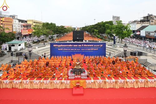 ภาพ No.126037:พิธีทำบุญเมืองนครราชสีมา ฉลอง 556 ปี ตักบาตรพระ 10,000 รูป ในวันเสาร์ที่ 2 มีนาคม พ.ศ.2567 ณ อนุสาวรีย์ท้าวสุรนารี จ.นครราชสีมา จัดโดย คณะสงฆ์จังหวัดนครราชสีมา ร่วมกับสำนักงานจังหวัดนครราชสีมา