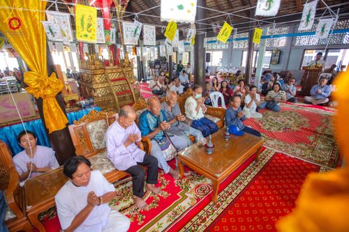 ภาพ No.170004:พิธีทอดกฐิน ณ วัดเขาสมอระบัง จ.เพชรบุรี ในโครงการกฐินสามัคคีทั่วไทย 30,000 วัด บูชาธรรม 80 ปี หลวงพ่อธัมมชโย โดยคณะศิษยานุศิษย์วัดพระธรรมกาย วันที่ 26 ตุลาคม พ.ศ. 2567