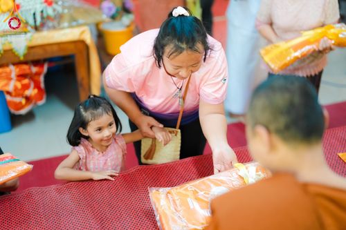 ภาพ No.172303:พิธีทอดกฐิน วัดเจริญธรรมมาราม จ.จันทบุรี ในโครงการกฐินสามัคคีทั่วไทย 30,000 วัด บูชาธรรม 80 ปี หลวงพ่อธัมมชโย โดยคณะศิษยานุศิษย์วัดพระธรรมกาย วันที่ 30 ตุลาคม พ.ศ. 2567