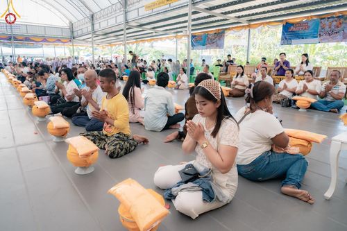 ภาพ No.133437:พิธีขอขมารับผ้าไตร, พิธีบรรพชาสามเณร, สามเณรออกบิณฑบาต ในโครงการบรรพชาสามเณร ฟื้นฟูพระพุทธศาสนาทั่วไทย  ณ ศูนย์ปฏิบัติธรรม และอบรมเยาวชนเมืองยะลา วันที่ 3 เมษายน พ.ศ. 2567