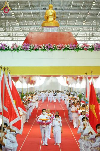 ภาพ No.134298:พิธีทอดผ้าป่าสมทบ มหาสังฆทาน 10,000 วัด ทั่วไทย วันอาทิตย์ต้นเดือนที่ 7 เมษายน พ.ศ.2567 ณ ห้องแก้วสารพัดนึก 1 สภาธรรมกายสากล  วัดพระธรรมกาย จ.ปทุมธานี