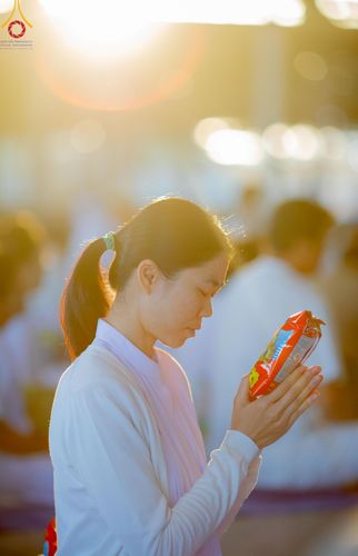 ภาพ No.177570:พิธีตักบาตรและพิธีบูชาข้าวพระ ในวันอาทิตย์ต้นเดือนที่ 1 ธันวาคม พ.ศ. 2567 ณ สภาธรรมกายสากล วัดพระธรรมกาย