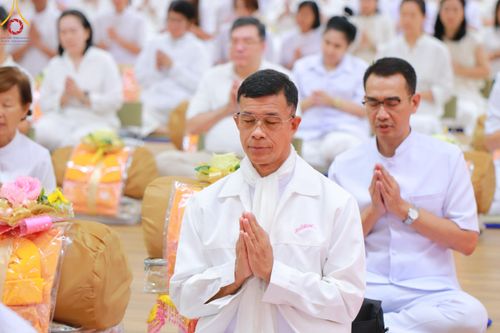 ภาพ No.180869:พิธีถวายภัตตาหารเมนูสวรรค์ และพิธีถวายอุปกรณ์กันหนาว แด่คณะพระภิกษุสามเณรวัดพระธรรมกาย วันอาทิตย์ที่ 8 ธันวาคม พ.ศ.2567 ณ สภาธรรมกายสากล วัดพระธรรมกาย