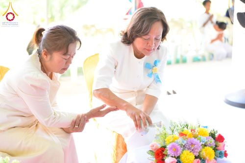 ภาพ No.175570:พิธีถวายมหาสังฆทาน 348 วัด ฉลองครบรอบ 8 ปี ธุดงค์สถานอำนาจเจริญ บูชาธรรม 80 ปี หลวงพ่อธัมมชโย วันที่ 17 พฤศจิกายน พ.ศ. 2567