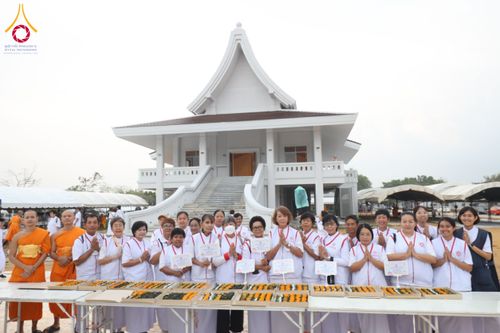 ภาพ No.128139:พิธีถวายภัตตาหารเป็นสังฆทาน แด่คณะพระธรรมยาตราฯ ในโครงการธรรมยาตราอัญเชิญพระบรมสารีริกธาตุ  ประดิษฐาน ณ มหารัตนเจดีย์สิริปทุมสวรรค์ อ.บางกล่ำ จ.สงขลา วันที่ 10 มีนาคม พ.ศ. 2567