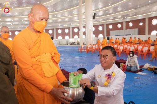 ภาพ No.130719:พิธีตักบาตรฉลองสามเณรใหม่ ในโครงการบรรพชา 1,250 รูป ณ แดนประสูติ สวนลุมพินี ประเทศเนปาล วันที่ 10 มีนาคม พ.ศ. 2567