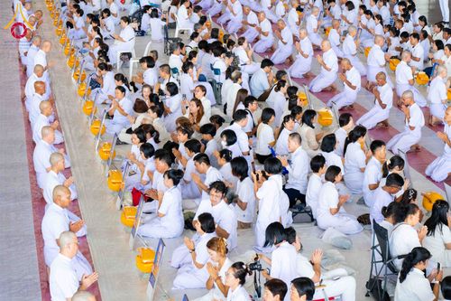 ภาพ No.321310:วันเสาร์ที่ 11 เมษายน พ.ศ.2569 พิธีขอขมาและมอบผ้าไตร โครงการอุปสมบทหมู่ บูชาธรรมหลวงพ่อธัมมชโย พ.ศ.2569 โครงการอุปสมบทหมู่ธรรมทายาท ระดับอุดมศึกษา รุ่น 53 (ภาคฤดูร้อน) ณ วัดพระธรรมกาย ปทุมธานี