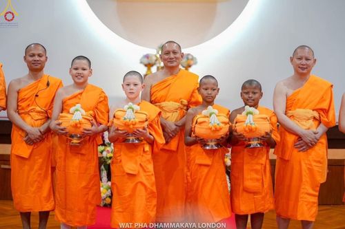 ภาพ No.149378:วัดพระธรรมกายลอนดอน สหราชอาณาจักร  ได้จัดพิธีบรรพชาสามเณรยุวธรรมทายาท  ในวันจันทร์ที่ 12 สิงหาคม พ.ศ. 2567
