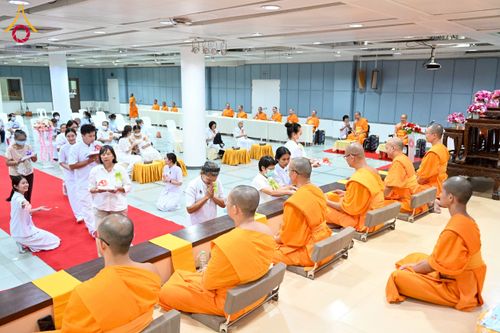 ภาพ No.229055:วันอาทิตย์ที่ 15 มิถุนายน พ.ศ. 2568 พิธีทอดผ้าป่าทุนพัฒนาพระมหาเปรียญ และทุนเผยแผ่พระพุทธศาสนาไปทั่วโลก ณ ห้องสัมมนา SPD สภาธรรมกายสากล วัดพระธรรมกาย