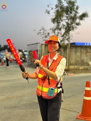 ภาพ No.116946:V.16 เป็นทีม การเตรียมงาน เก็บงาน การรับบุญของเจ้าหน้าที่หน่วยงานต่างๆ เพื่อโครงการธรรมยาตรา กตัญญูบูชามหาปูชนียาจารย์ พระมงคลเทพมุนี (สด จนฺทสโร) พระผู้ปราบมาร อนุสรณ์สถาน 7 แห่ง ปีที่ 12 ระหว่างวันที่ 2 - 31 มกราคม พ.ศ. 2567