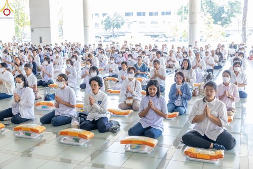 ภาพ No.104513:พิธีบุพเปตพลี ครั้งที่ 145 อุทิศบุญแด่หมู่ญาติที่ล่วงลับไปแล้ว และสืบทอดอายุพระพุทธศาสนา วันพุธที่ 27 ธันวาคม พ.ศ. 2566 (วันพระขึ้น 15 ค่ำ เดือน 12 ) ณ หอฉันคุณยายอาจารย์ฯ วัดพระธรรมกาย