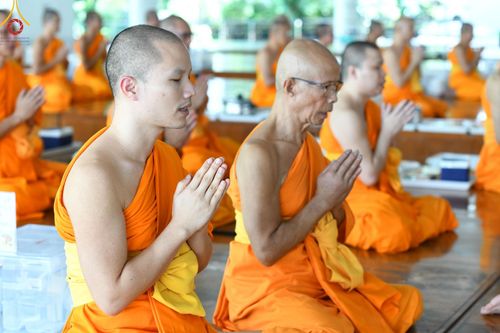 ภาพ No.165773:พิธีถวายภัตตาหารเมนูสวรรค์ วันที่ 26 ตุลาคม พ.ศ. 2567 ณ หอฉันคุณยายอาจารย์ฯ วัดพระธรรมกาย