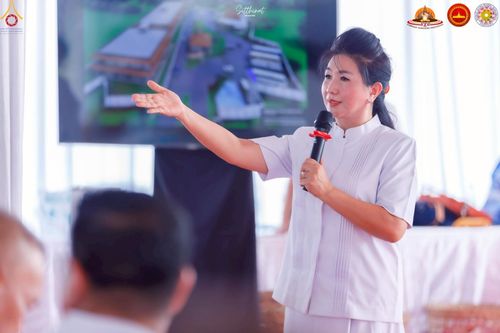 ภาพ No.224472:วันจันทร์ที่ 12 พฤษภาคม พ.ศ. 2568  ชาวพุทธในอินโดนีเซีย ร่วมฉลองวิสาขบูชาจุดประทีปกว่า 200,000 ดวง ณ พระมหาเจดีย์บรมพุทโธ  เจริญพุทธมนต์ถวาย “พระวชิรเกล้าเจ้าอยู่หัว”