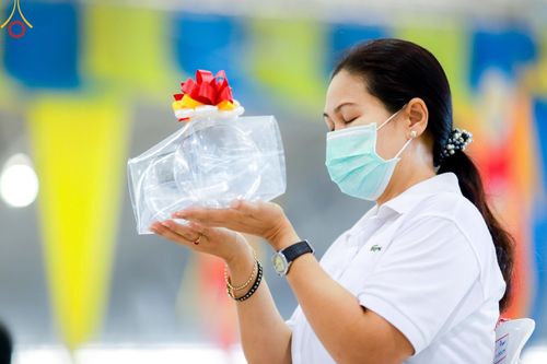 ภาพ No.123728:พิธีถวายโคมมาฆประทีป น้อมถวายเป็นพุทธบูชา แด่คณะพระภิกษุ สามเณร  ณ วัดพระธรรมกาย จ.ปทุมธานี วันเสาร์ที่ 17 กุมภาพันธ์ พ.ศ. 2567