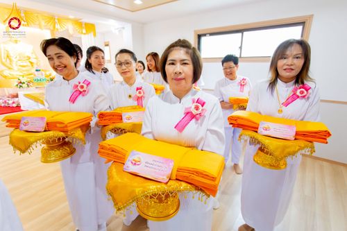 ภาพ No.221283:วันศุกร์ที่ 25 เมษายน พ.ศ. 2568 พิธีอัญเชิญรูปเหมือนพระมงคลเทพมุนี (สด จนฺทสโร) พระผู้ปราบมาร พิธีทอดผ้าป่าสามัคคี 25 ปี พิธีถวายสังฆทาน 15 วัด แด่เจ้าอาวาสภาคพื้นเอเชีย และแอฟริกา ในวาระครบ 25 ปี วัดพระธรรมกายโอซาก้า ประเทศญี่ปุ่น