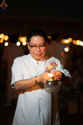 ภาพ No.125009:พิธีเวียนประทักษิณและจุดมาฆประทีป (ชุดที่ 2) ในวันมาฆบูชา เสาร์ที่ 24 กุมภาพันธ์ พ.ศ. 2567 ณ พระมหาธรรมกายเจดีย์ วัดพระธรรมกาย