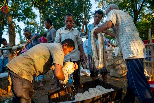 ภาพ No.98602:พิธีทอดกฐินสมทบวัดกัลยาณมิตรต่างประเทศ ณ วัดราชบัณนะวิหาร เมืองรังกามาติ ประเทศบังกลาเทศ วันศุกร์ที่ 24 พฤศจิกายน พ.ศ. 2566